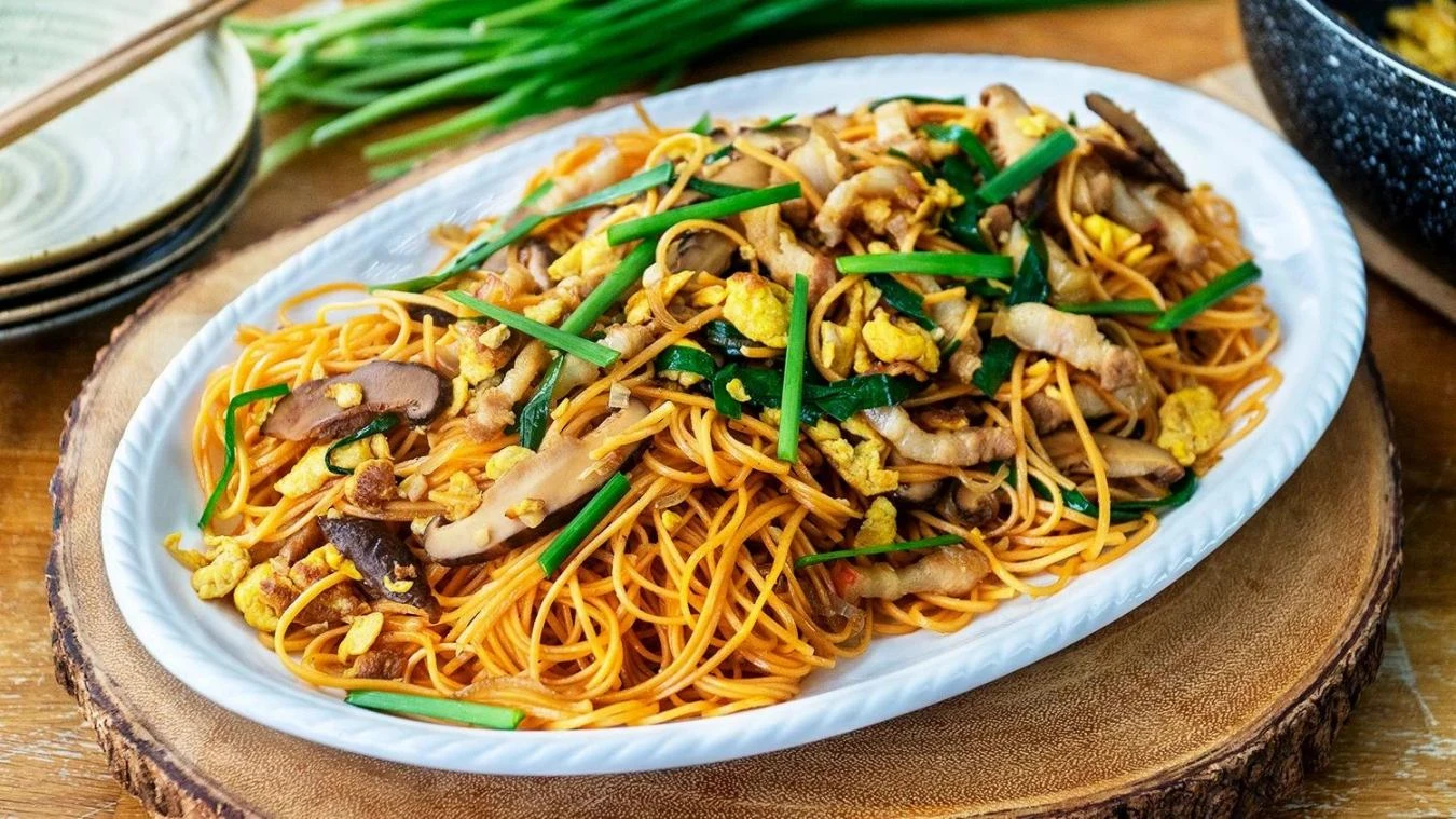 Longevity Noodles with Chicken and Mushroom